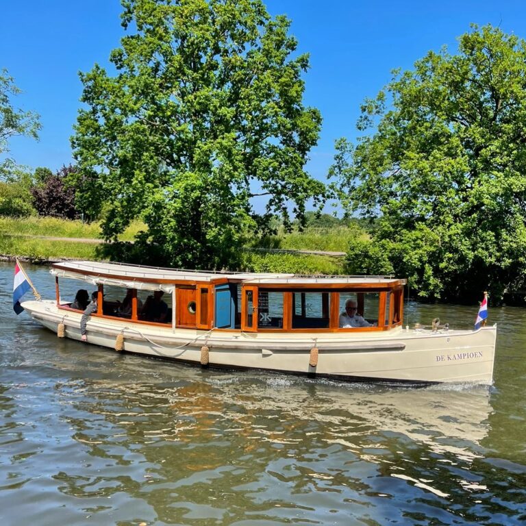 Instagram post from rederijdekampioen. This post is in position 3.